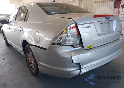 2011 Ford Fusion S из США, поврежденный, VIN 3FAHP0GA9BR239780